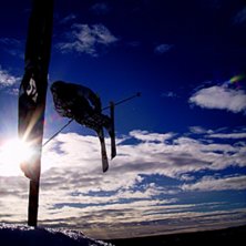 en sk&ouml;n dag i kl&auml;ppens park. k&ouml;r en cork 720 i . Foto: Christer lundh (pappa). &Aring;kare: jag.