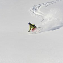 Inte s&aring; brant, men sk&ouml;n &aring;kning i djupsn&ouml;.. Foto: Henrik Karlsson. &Aring;kare: Emil Persson.