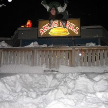 jag g&ouml;r en s&aring;n d&auml;ra bak&aring;tvolt. Foto: Tobbe. &Aring;kare: Jag.