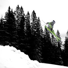 Rasmus p&aring; sista hoppet i R&ouml;da parlken i Br&auml;cke. Foto: Emanuel Johansson. &Aring;kare: Rasmus Jonsson.