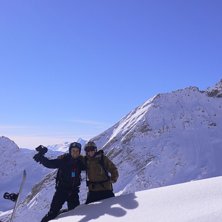 Foto: en sn&ouml;h&ouml;g. &Aring;kare: nille och charlie.