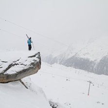 &Aring;kare: Henrik Johansson.