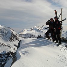 jag och p&auml;r vid toppen av piont pers, innan avf&auml;. Foto: gurra. &Aring;kare: p&auml;r och jag.