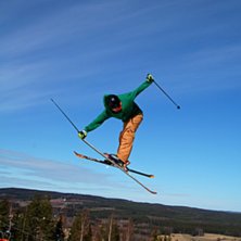 Foto: Andreas Ojam&auml;e. &Aring;kare: Olof Molin.