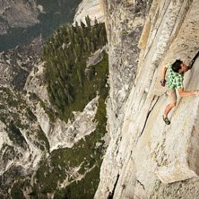 in Sept 2008, he became the first person to free s. Foto: The North Face. &Aring;kare: Alex Honnold.