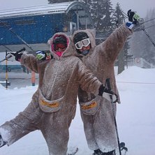 Foto: N. &Aring;kare: Elin &amp;amp; Emma.