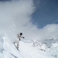 Kanten brist n&auml;r jag trycker ifr&aring;n f&ouml;r att f&aring; . Foto: Gustav E Johansson. &Aring;kare: Rikard Berg.