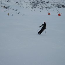 Jag f&ouml;rs&ouml;ker mig p&aring; att &aring;ka :). Foto: Tobias. &Aring;kare: jag.