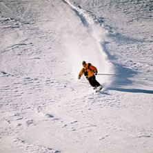 Arvid visar hur kanadensarna hur vi i norden &aring;ker. Foto: Johan Valis. &Aring;kare: Arvid Eriksson.