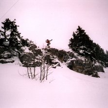 Jag som tar en 6-7 metersklippa. Perspektivet &auml;r . Foto: Bj&ouml;rn Fagergren. &Aring;kare: Niklas Eklund.