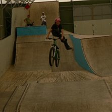 John Barkeling, 11 &aring;r g&ouml;r no fot can can. Foto: Alexandros Bakos. &Aring;kare: John Barkeling.