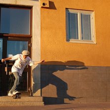 Stefan k&ouml;r tailslide.. Foto: Max Romlin. &Aring;kare: Stefan Helin.
