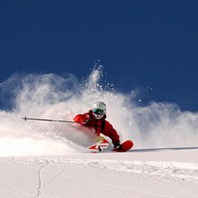 Nysn&ouml;, bl&aring; himmel, mer &auml;n s&aring; beh&ouml;ver man inte. Foto: Adam Jonsson. &Aring;kare: Robin Ljungwqist.