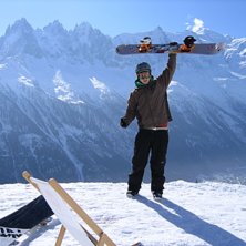 jag st&aring;r med en underbar utsikt &ouml;ver Charmonix. Foto: Simptrasan. &Aring;kare: jag.