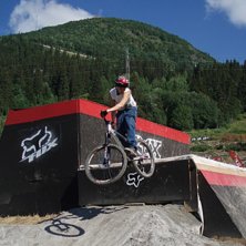 flooar lite ner f&ouml;r lilla boxen. Foto: fredrik nyman. &Aring;kare: johan rasmussen.