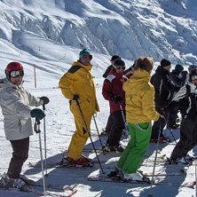 Familjebes&ouml;k i Le Tour. Foto: Adam Carlson. &Aring;kare: Familjen....