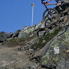 H&auml;llrajden... Foto: Roger Hansson. &Aring;kare: Mikaela Sunneg&aring;rdh.