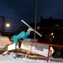 skulle kolla ifall railet f&auml;rgade av sig. Foto: ola bj&ouml;rnstr&ouml;m. &Aring;kare: Fefferonieeeeeeeeee.