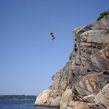 jag hoppar . Foto: per lindholm. &Aring;kare: Martina.