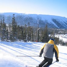 Ocks&aring; min tjej som tagit, hundfj&auml;llet i bakgrund. Foto: Carin Andersson. &Aring;kare: Simon Kreu.