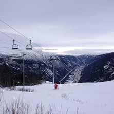 Det bl&aring;ster friskt
Det bl&aring;ster friskt til fjells.