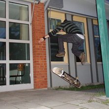 Liten seg Heelflip s&aring;d&auml;r p&aring; kv&auml;llskanten. Foto: Andre&acute; Stramd. &Aring;kare: Jonatan bergstr&ouml;m.