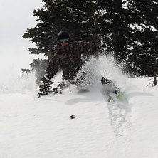 Sk&ouml;n puder&aring;kningen efter en natts sn&ouml;fall. Foto: Erik Sandeg&aring;rd. &Aring;kare: Gustav Sandeg&aring;rd.