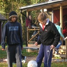 jag o min d&aring;&aring;&aring;g lirar boll ;). Foto: stephanie b&aring;ngman. &Aring;kare: lil-t vs underd&aring;&aring;&aring;g.