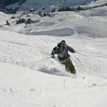 Vi var &ouml;ver och letade lite puder p&aring; schweiziska. Foto: hilla aspman. &Aring;kare: rebecka westerberg.