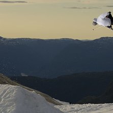 F&ouml;rsta kv&auml;llen i Fonna, Jesper Fotar som aldrig . Foto: Jesper Molin. &Aring;kare: Simon Ericson.