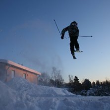 jibbar hemma i pulka backen.. Foto: Erik Lundkvist. &Aring;kare: Daniel Rask.