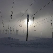 Alla hj&auml;rtans dag - bl&aring;sigt, sn&ouml;fall och lite s. Foto: Henning Olsson.