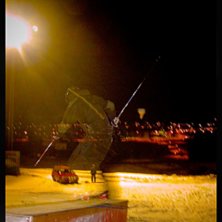 Som ett sp&ouml;ke smyger tobias f&ouml;rbi p&aring; railen, ka. Foto: Daniel forsberg. &Aring;kare: Tobias thrysen.