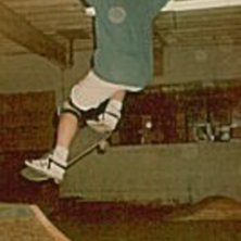 Session i en skabbig skatehall 1991 i Amerika. Tro. Foto: Mr N Oname. &Aring;kare: Kristian B.