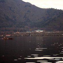 Foto: Martin Andersen. &Aring;kare: N&aring;gon dude i kanot.