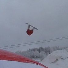 frontflip. Foto: pappa. &Aring;kare: ludvig karlsson.