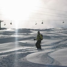 Ganska h&auml;rlig puderdag f&ouml;r att vara 
f&ouml;rsta no. Foto: Lina Barryd. &Aring;kare: Linus Hougland.
