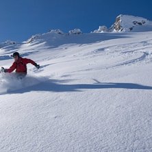 Grymt puder och grymt v&auml;der i Davos.

www.sndvl. Foto: Emil sundvall. &Aring;kare: Ola Sundvall.