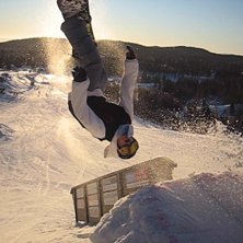 Lekte lite p&aring; kicken till Streetrailen. Foto: Christoffer Rahm. &Aring;kare: Jonathan Helin.