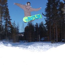 Litet hopp och mycket fart!. Foto: Gustaf Sj&ouml;vall. &Aring;kare: Christian Henning.