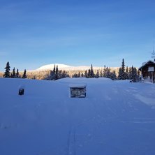Fr&aring;n parkeringsplats Gr&auml;nj&aring;svallen.