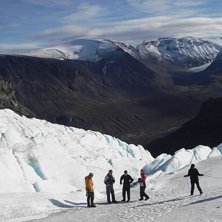 Grym vandring upp och underbar iskl&auml;ttring uppe v. Foto: Elisabet Sj&ouml;berg.
