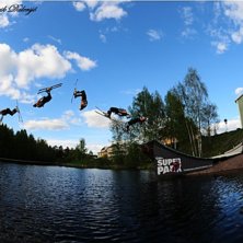 Min andra backflip i vattenhoppet n&aring;gonsin!

f�. Foto: Plutten. &Aring;kare: Jeppenator.