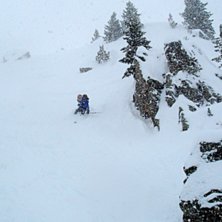 Tyv&auml;rr ganska bl&ouml;t och tung sn&ouml;, men vad g&ouml;r d. Foto: Fajer Wennerberg. &Aring;kare: Urban Nyblom.