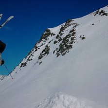 Sol, bl&aring; himmel, sk&ouml;nt hopp och puderlandning. B. Foto: Mattias Lid&eacute;n. &Aring;kare: Micke Axbom.