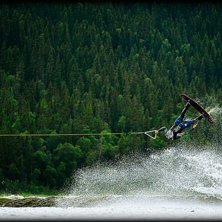 Wakeboard-SM i &Aring;re 2010
G&ouml;r sig s&aring; klart b&auml;tt. Foto: Thomas Lundman. &Aring;kare: Ok&auml;nd.
