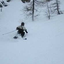 Fin pudersn&ouml; i branten. Foto: Josh Darling. &Aring;kare: Olle Berg.