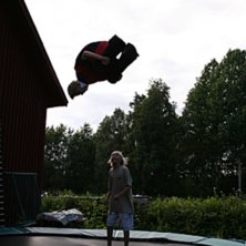 Drar en double backflip. Foto: Lisa Holm. &Aring;kare: Matti Perttula.