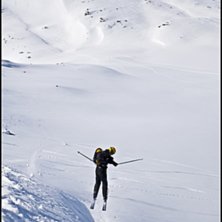 Olof &amp;quot;leker&amp;quot; utf&ouml;r en h&auml;ngdriv. Foto: Christian &Aring;kesson. &Aring;kare: Olof Marzelius.