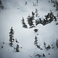 Puderpl&ouml;jande i Rogers Pass, BC. L&ouml;jligt roligt!. Foto: Per nyberg. &Aring;kare: Emil Rydell.